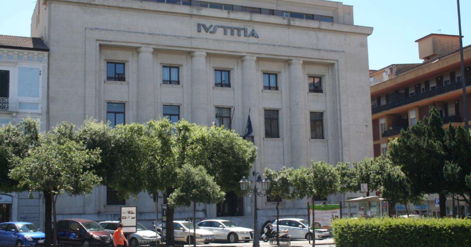 Abusa di una ragazzina in maniera "violenta e sadica" a Campobasso, ma non finisce in carcere