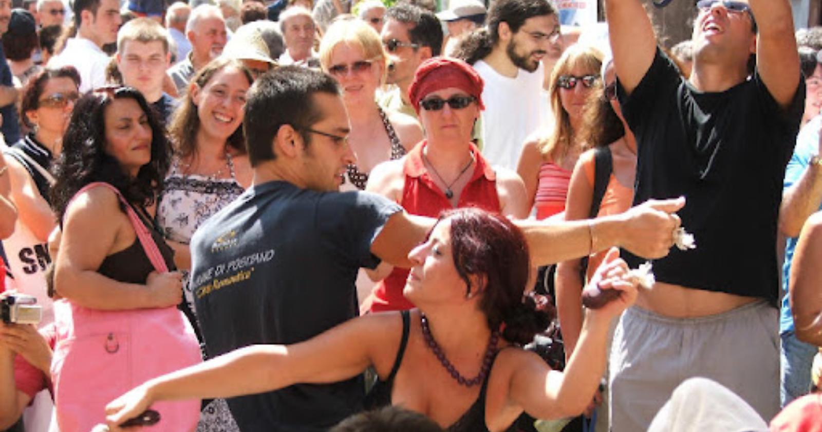 La Zampogna di Scapoli: Tradizione e Innovazione al Festival Internazionale 