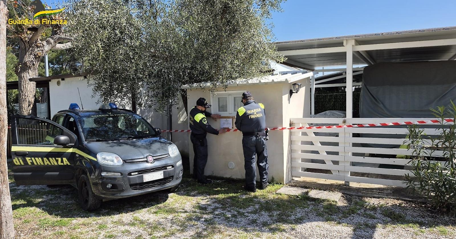 Abusivismo edilizio a Campomarino: la Guardia di Finanza sequestra 29 manufatti irregolari