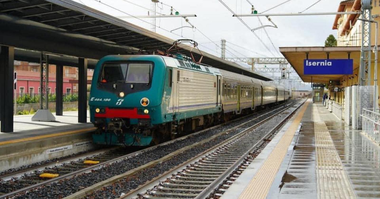 Isernia fuori binario si attacca al bus