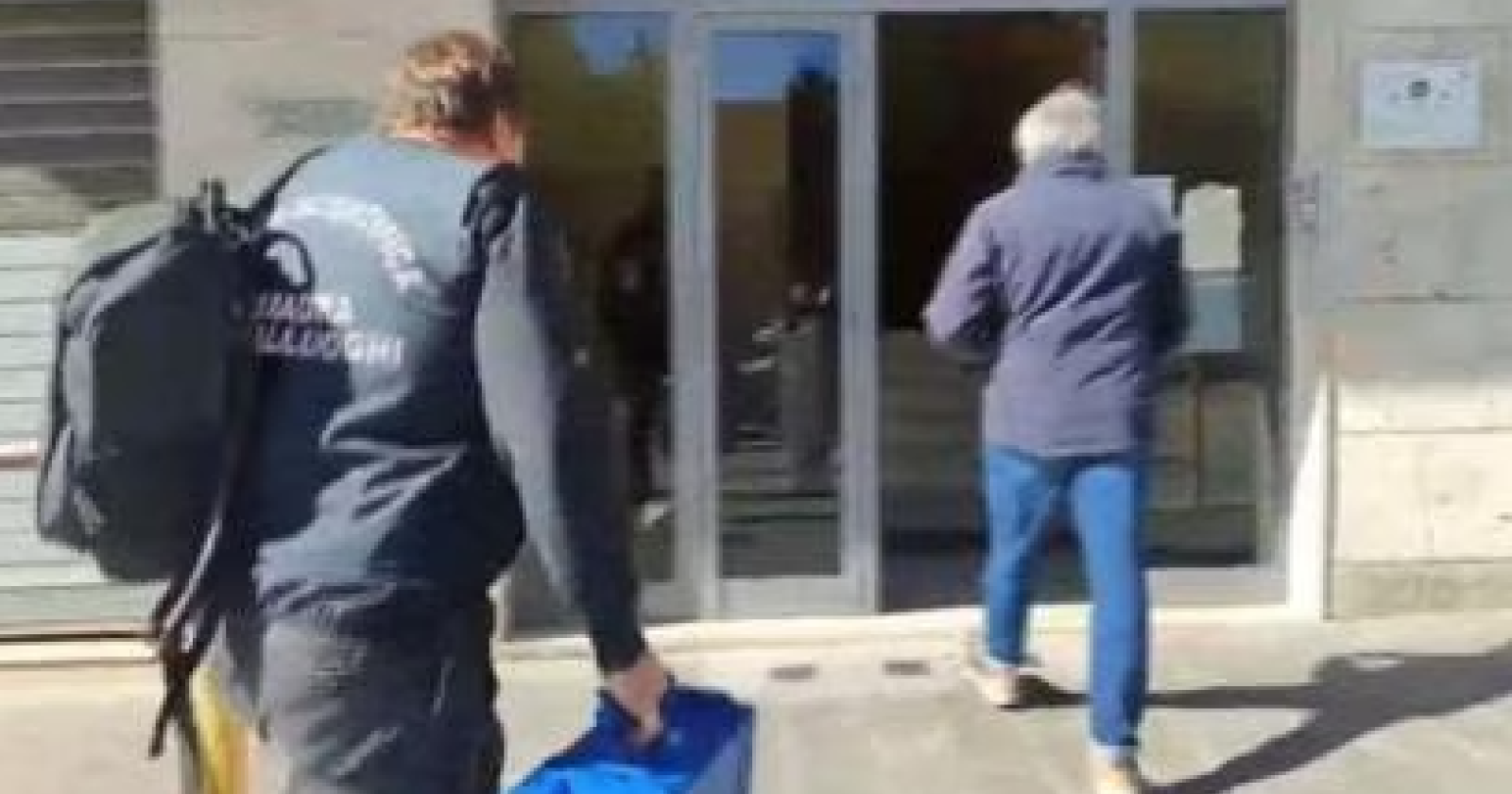 tentato omicidio a campobasso: indagini al grattacielo, pista della droga e dubbi sulla rapina