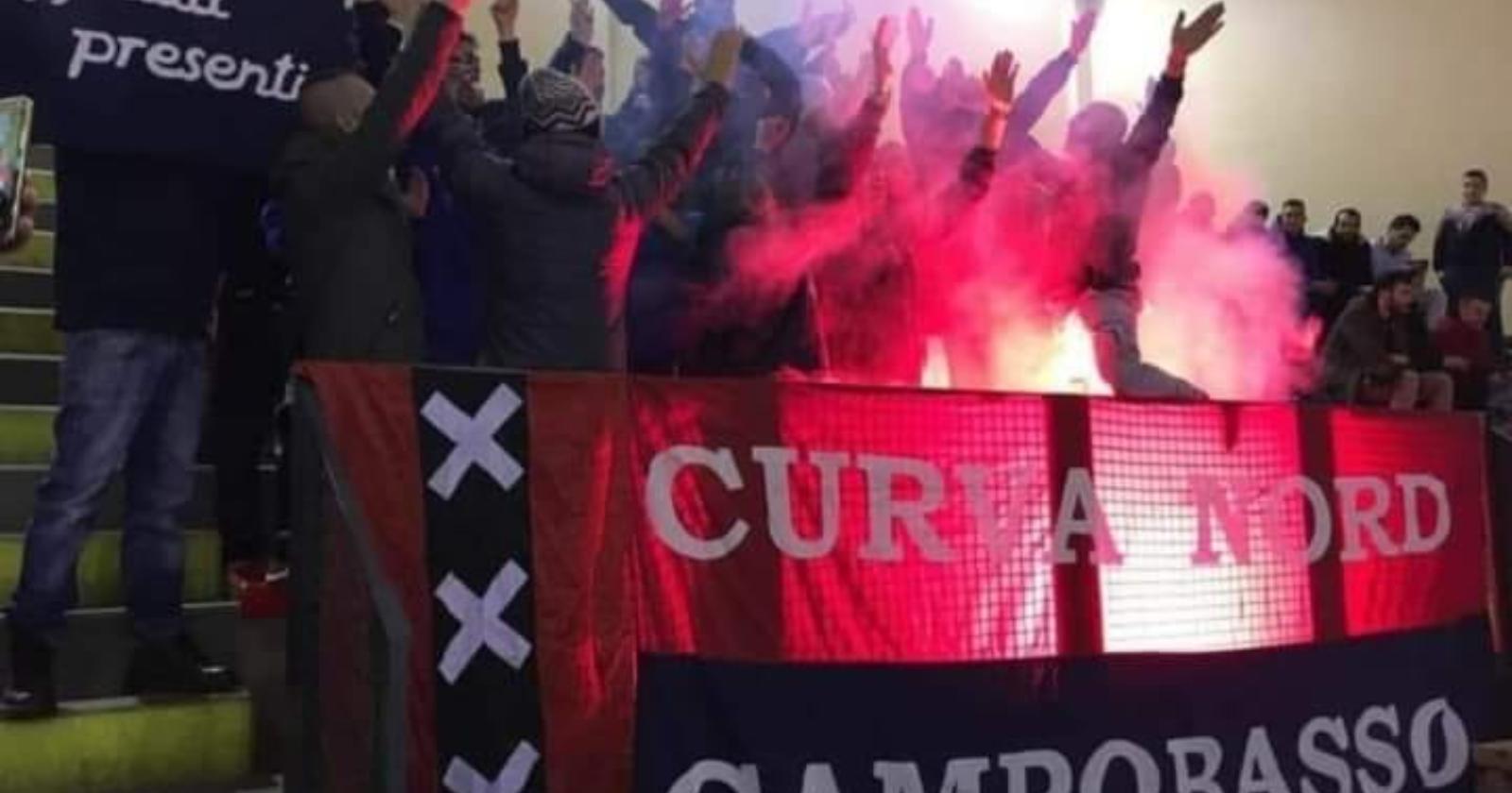 Tifosi del Campobasso in campo contro la partita Italia - Israele: "Nascondere dietro 22 gambe un genocidio è inaccettabile"