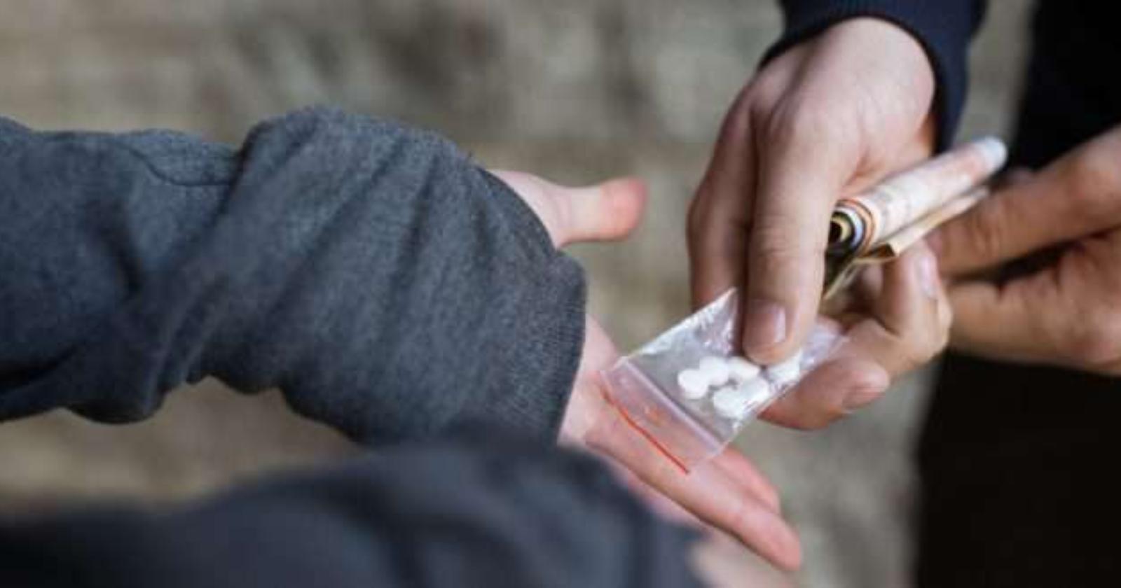 Una famiglia in crack, con i figli usati per consegnare droga a domicilio