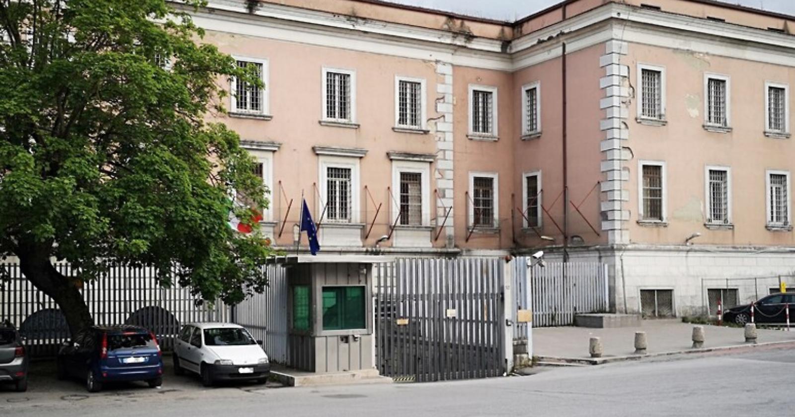 In carcere con l'accusa di maltrattamento di moglie e figlio, 50enne di Campobasso fa lo sciopero di fame e sete
