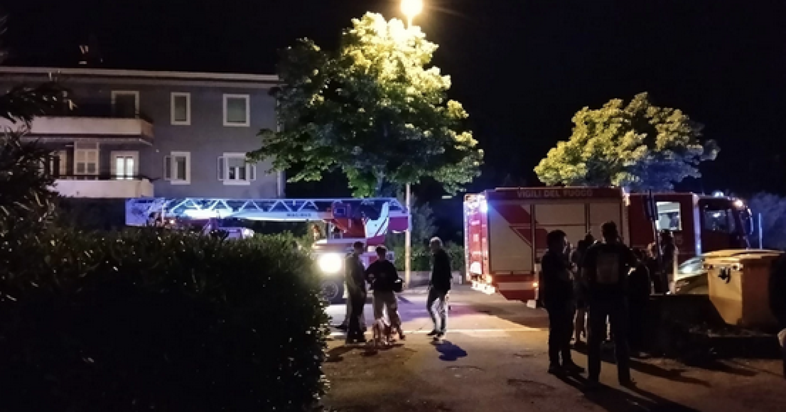 Esplosione davanti a un palazzo in via Venezia a Termoli: evacuate dieci famiglie, indagini in corso