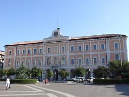 Spoglio indecente a Campobasso, mistero sull'esito delle elezioni comunali. Piantedosi mandi gli ispettori