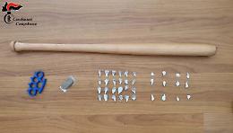 Ragazza 23enne di San Severo arrestata a Termoli con 36 dosi di droga, una mazza da baseball e un tirapugni