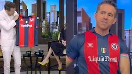 La star di Hollywood Reynolds veste la maglia del  Campobasso calcio, il Molise ringrazia