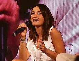 Federica Vinci, la Obama d'Isernia che becca 7.245 euro al mese dal Comune facendo la missionaria all'estero