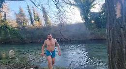 Capodanno a tuffo nel Volturno, così il Molise inizia a nuotare nel 2025