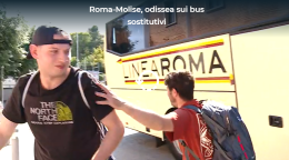 Molise senza treni: da Roma a Campobasso un solo autobus-diligenza per Ferragosto, l'assalto da indiani dei malcapitati passeggeri