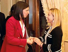 A Rocchetta a Volturno un tè per capire l'Italia di “Re Giorgia” Meloni e de “L’Imprevista” Schlein