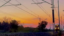 VIDEO Riparte l'Adriatica, ecco il primo treno delle 6 di questa mattina, venerd&igrave; 10 aprile