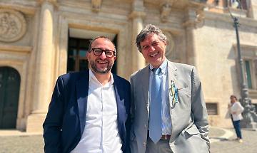 Biondi e Marsilio, Fratelli diversi: amato il sindaco de L'Aquila, bocciano il governatore, entrambi meloniani