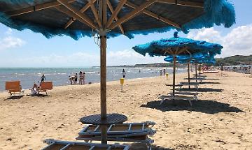 Anche in Molise "piangono" gli ombrelloni: le presenze in spiaggia crollano del 30%