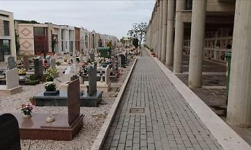 Il cimitero di Termoli scoppia: via alle esumazioni