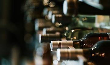 2025, un anno altalenante per il vino italiano: crescita export a rischio fra dazi e mercati in difficoltà
