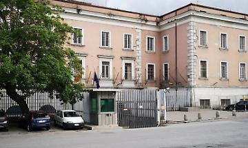 In carcere con l'accusa di maltrattamento di moglie e figlio, 50enne di Campobasso fa lo sciopero di fame e sete