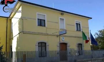 Tenta di investire il compagno dell'ex moglie a Casacalenda: scattano braccialetto elettronico e divieto di dimora