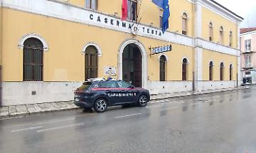 Oro e orologi svaligiati in appartamento a Campobasso: le indagini puntano anche su cerchia familiare targa dell'auto per la fuga