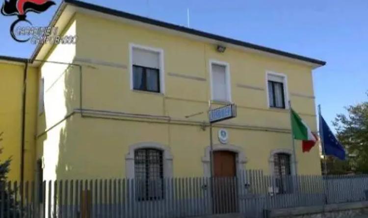 Tenta di investire il compagno dell'ex moglie a Casacalenda: scattano braccialetto elettronico e divieto di dimora