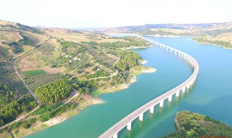 Troppa grazia, Sant'Antonio: il Liscione rischia di straripare per l'abbondanza di acqua