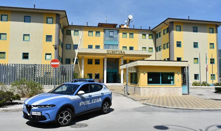 Isernia, arrestati due sospetti dopo inseguimento in piazza Giustino D&rsquo;Uva: l&rsquo;ombra delle truffe agli anziani