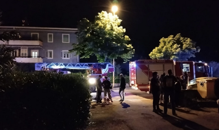 Esplosione davanti a un palazzo in via Venezia a Termoli: evacuate dieci famiglie, indagini in corso