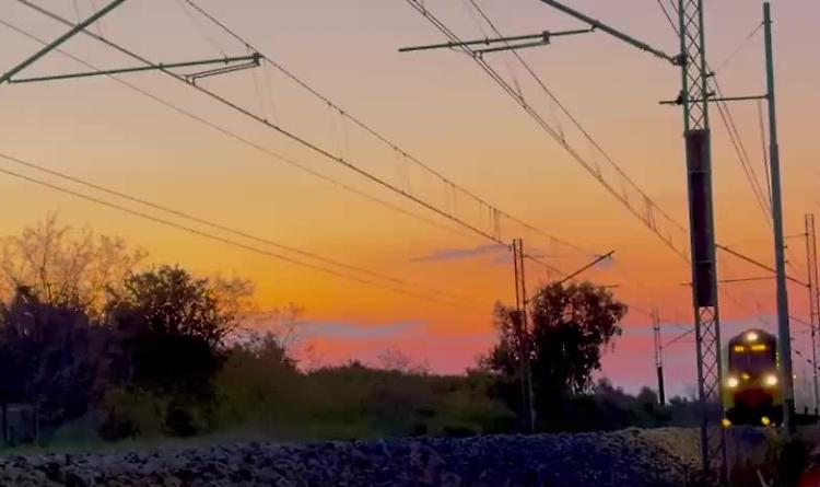 VIDEO Riparte l'Adriatica, ecco il primo treno delle 6 di questa mattina, venerd&igrave; 10 aprile